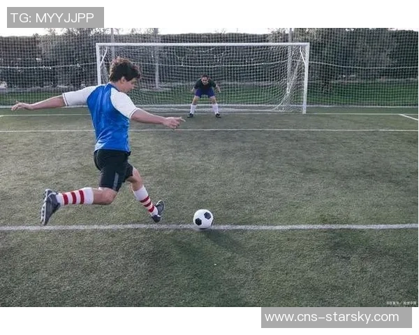 提升射门精准度的足球技巧与训练方法分享 提升射门精准度的足球技巧与训练方法分享